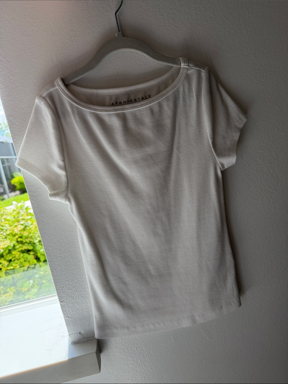 Aeropostale White Short Sleeve Crew Neck Tee
